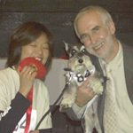 k9_01 イアン・ダンバー博士(米国・獣医師、動 物行動学者、トレーナー: 写真はMost Happy Dog賞授賞式)