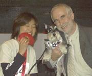 イアン・ダンバー博士(米国・獣医師、動 物行動学者、トレーナー: 写真はMost Happy Dog賞授賞式)